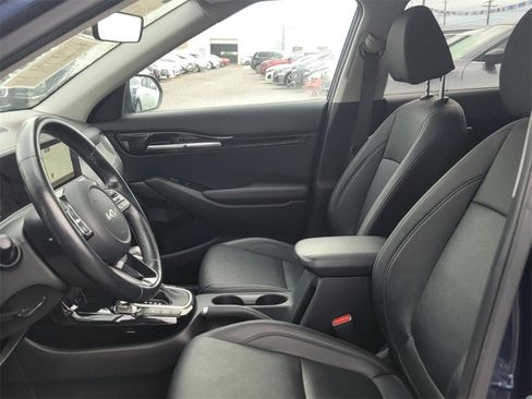 Used 2024 Kia Seltos EX image 11