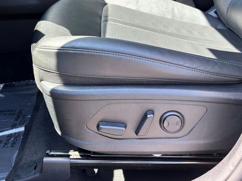 Used 2024 Kia Sorento S FWD image 28