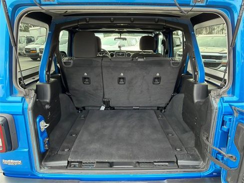 Used 2023 Jeep Wrangler Unlimited Sport image 19