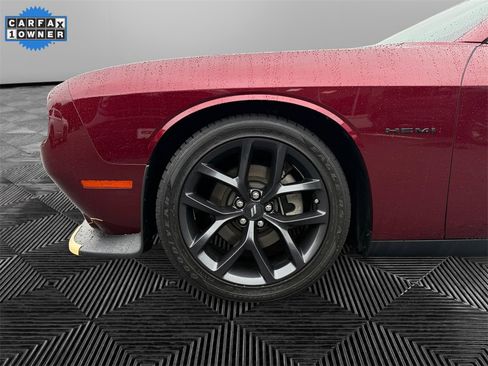 Used 2022 Dodge Challenger R/T w/ Plus Package image 9