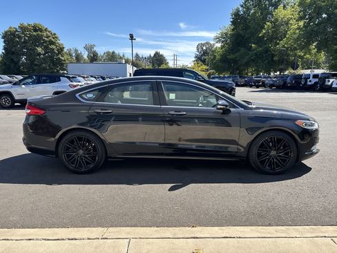 Used 2017 Ford Fusion Titanium FWD image 5