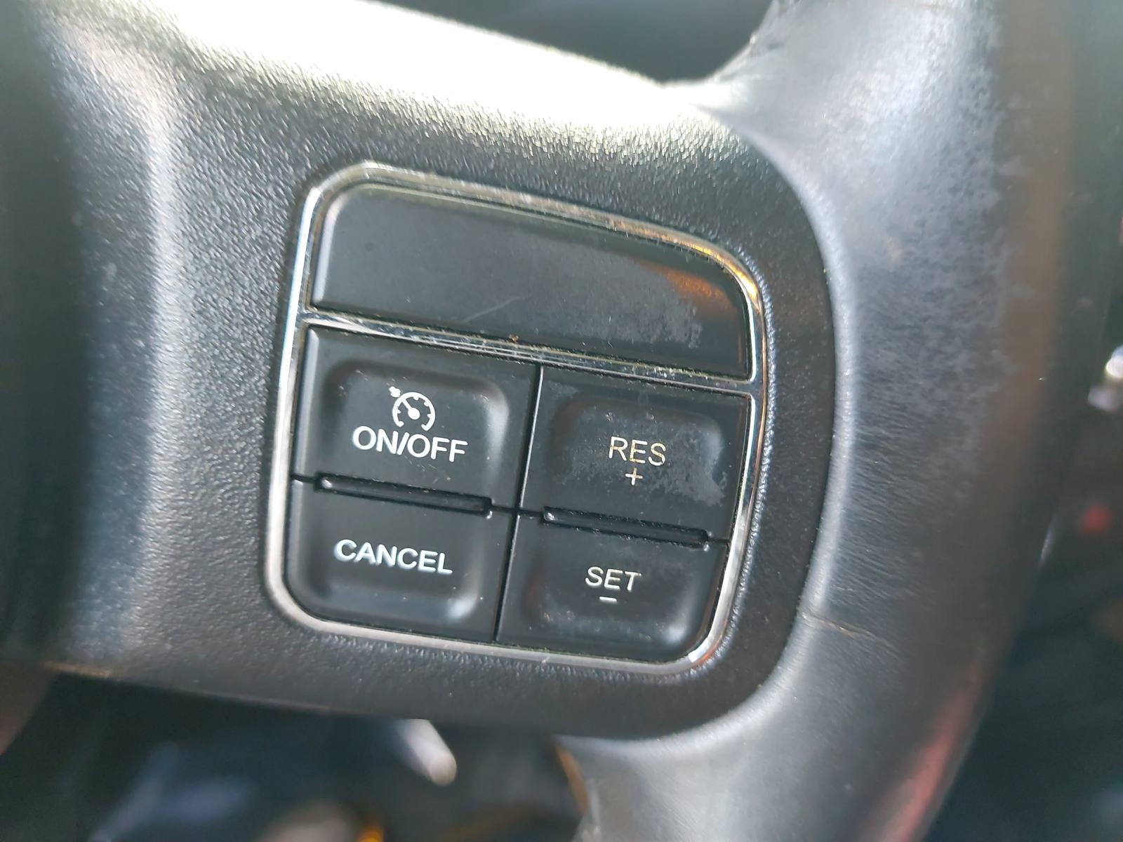 Used 2018 Jeep Wrangler Unlimited Sahara AWD/4WD image 17