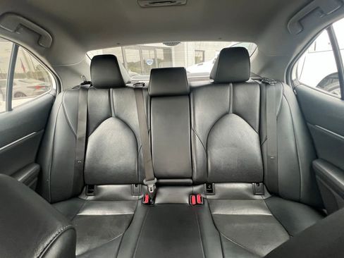 Used 2021 Toyota Camry XLE image 28
