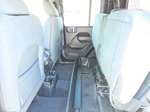 Used 2024 Jeep Gladiator Sport image 22