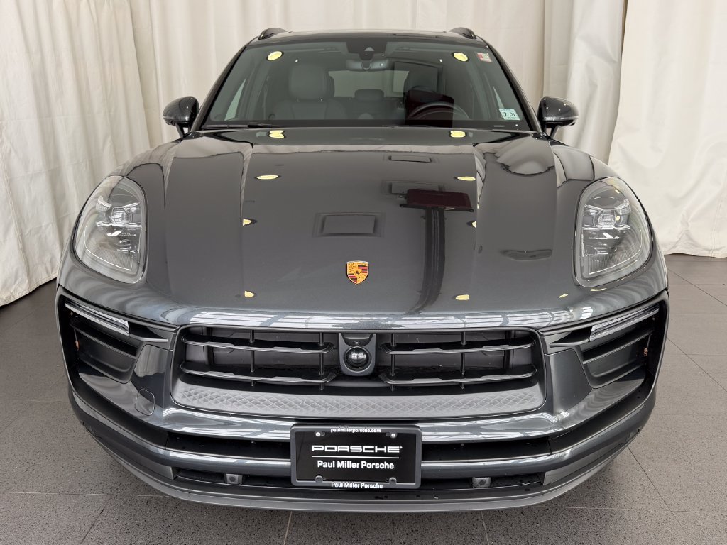 Certified 2026 Porsche Macan AWD/4WD image 6