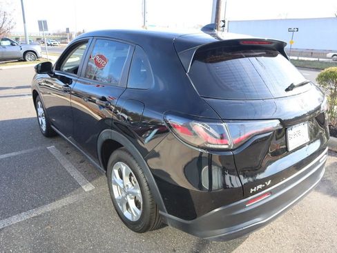 Used 2025 Honda HR-V LX image 8