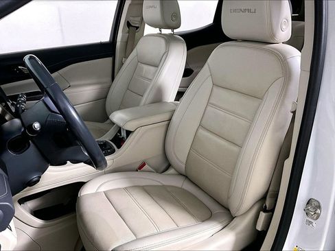 Used 2021 GMC Acadia Denali w/ Denali Technology Package image 25