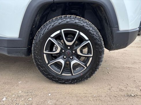 Used 2025 Jeep Compass Trailhawk image 30