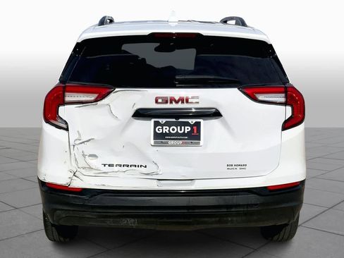 Used 2022 GMC Terrain SLE w/ Elevation Edition image 4