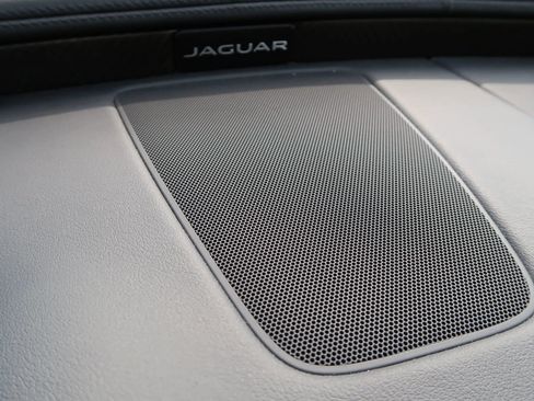 Used 2016 Jaguar XJ R-Sport image 38