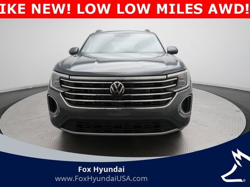 Used 2025 Volkswagen Atlas SE image 11