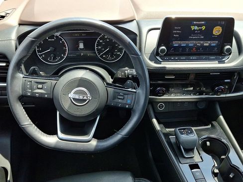 Used 2023 Nissan Rogue SL AWD/4WD image 2