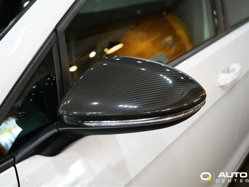 Used 2019 Volkswagen Golf R 4-Door AWD/4WD image 8