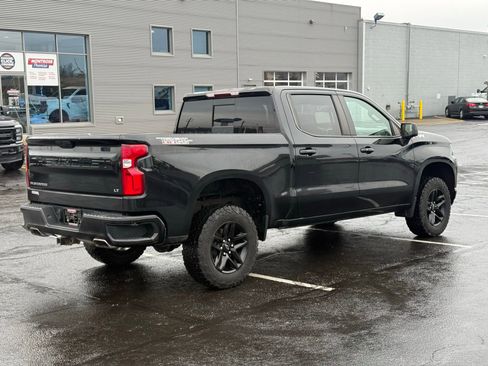 Used 2021 Chevrolet Silverado 1500 LT Trail Boss w/ Convenience Package II image 3