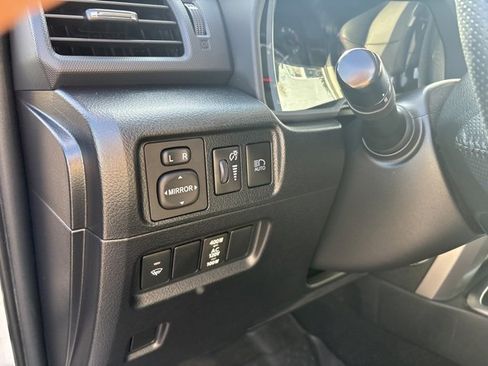 Used 2020 Toyota 4Runner SR5 Premium image 11