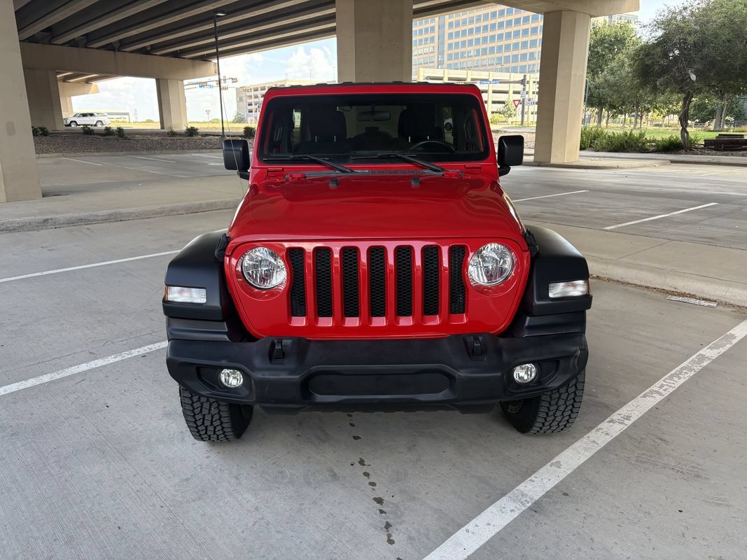 Used 2018 Jeep Wrangler Unlimited Sport S AWD/4WD image 3