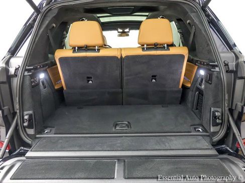 Used 2024 BMW X7 xDrive40i w/ M Sport Package image 28