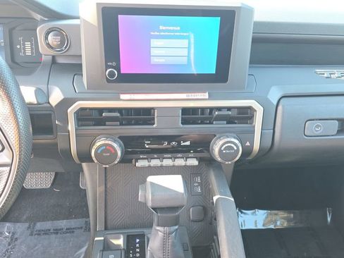 Used 2025 Toyota Tacoma SR image 22