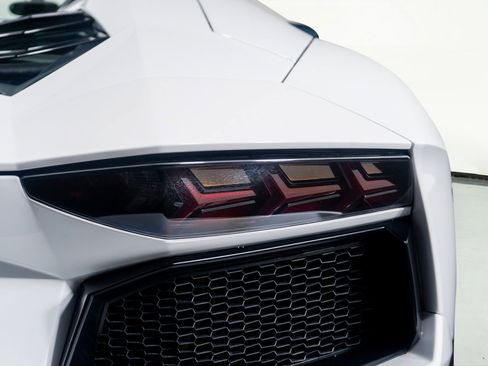 Used 2015 Lamborghini Aventador LP 700-4 image 13