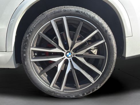 Used 2022 BMW X5 sDrive40i w/ M Sport Package RWD image 16