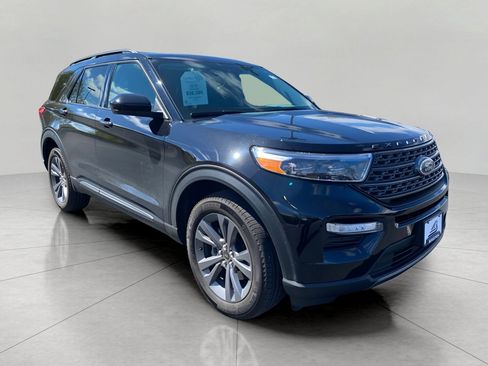 Certified 2024 Ford Explorer XLT w/ Equipment Group 202A AWD/4WD image 7