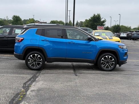 Used 2023 Jeep Compass Limited w/ Sun and Sound Group AWD/4WD image 2