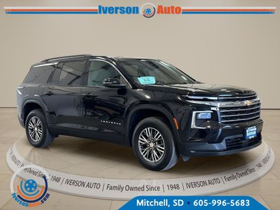 Used 2024 Chevrolet Traverse LT
