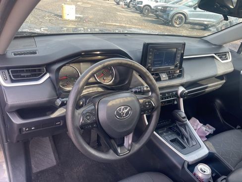 Used 2022 Toyota RAV4 XLE w/ Convenience Package image 17