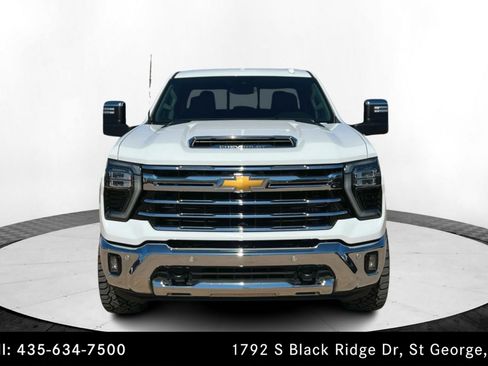 Used 2024 Chevrolet Silverado 3500 LTZ w/ LTZ Convenience Package image 8