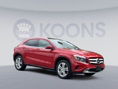 Used 2017 Mercedes-Benz GLA 250 4MATIC image 2