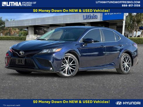 Used 2021 Toyota Camry SE image 1