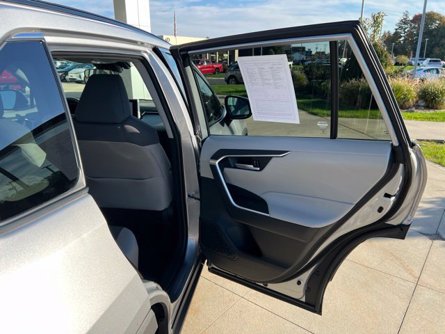 Used 2025 Toyota RAV4 XLE w/ Convenience Package AWD/4WD image 32