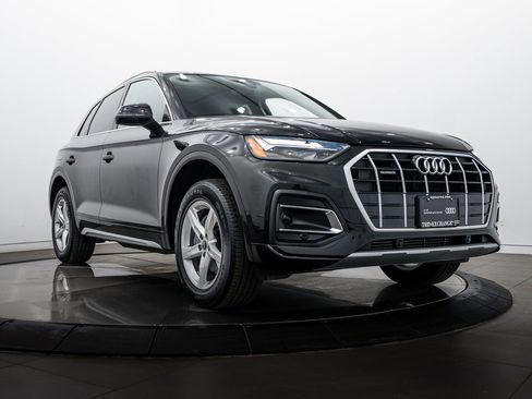 Certified 2023 Audi Q5 2.0T Premium w/ Convenience Package image 2