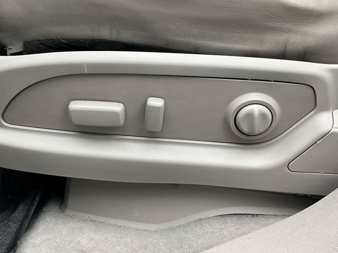 Used 2012 Buick Enclave Premium FWD image 11