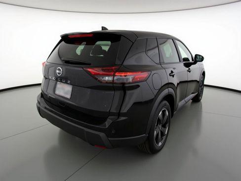 Used 2025 Nissan Rogue SV FWD image 9