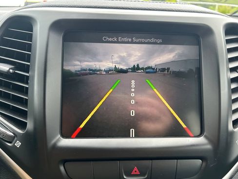 Used 2014 Jeep Cherokee Latitude w/ Trailer Tow Group AWD/4WD image 26
