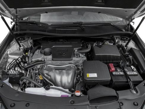Used 2017 Toyota Camry SE FWD image 13