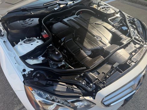 Used 2016 Mercedes-Benz E 400 Sedan image 41