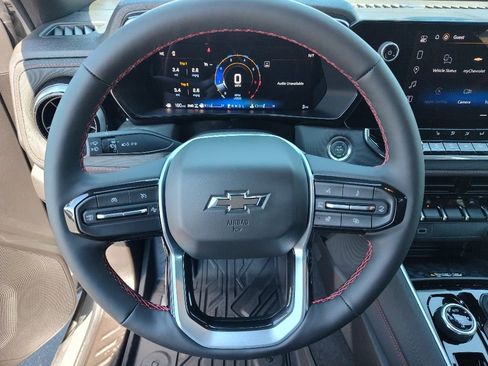 Used 2026 Chevrolet Colorado Z71 AWD/4WD image 11