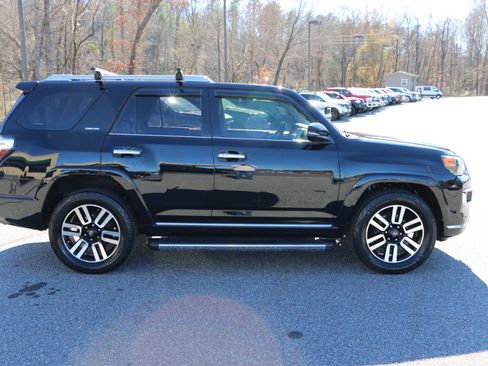 Used 2017 Toyota 4Runner Limited image 9