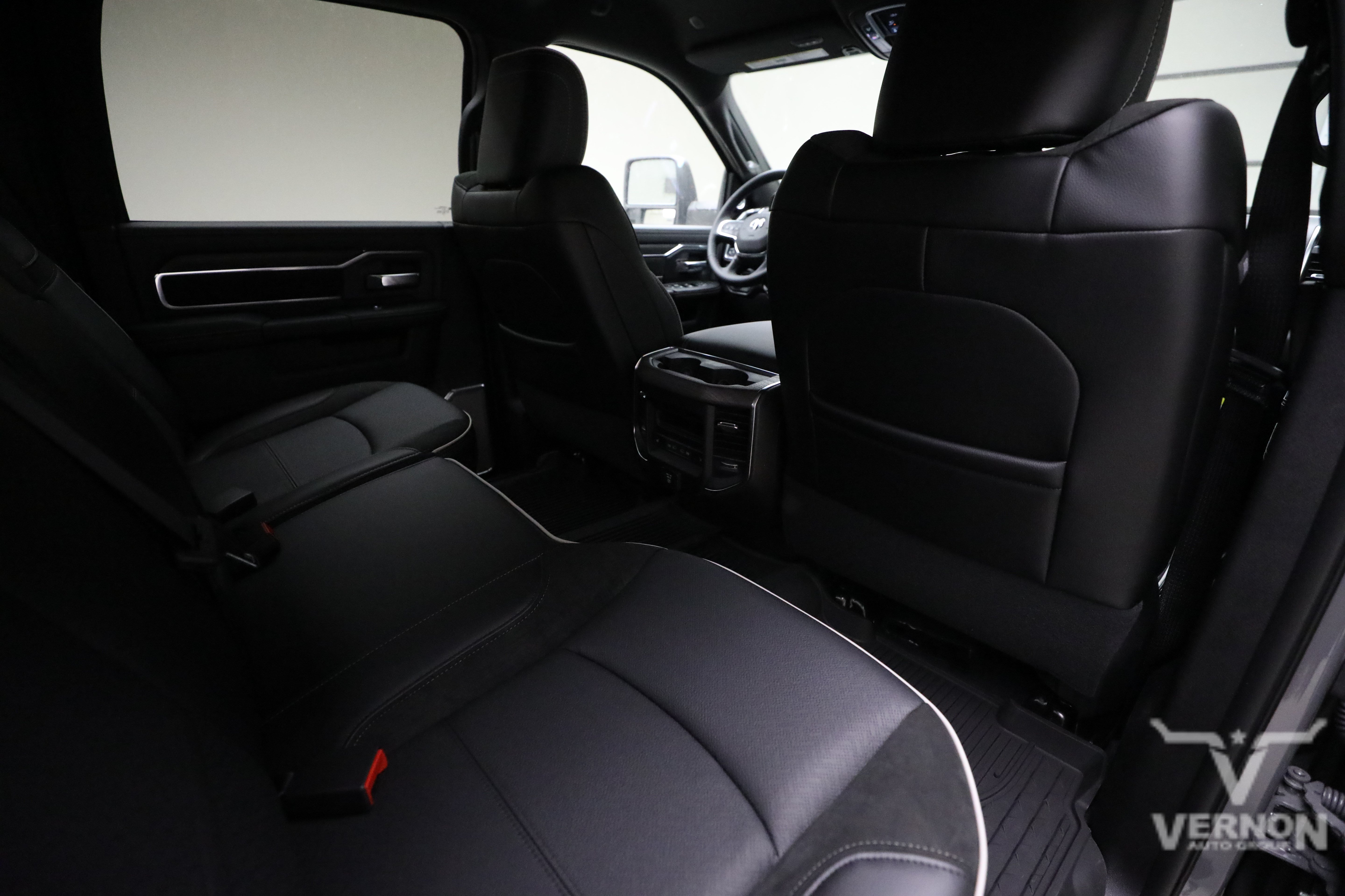 New 2026 RAM 3500 Laramie AWD/4WD image 12