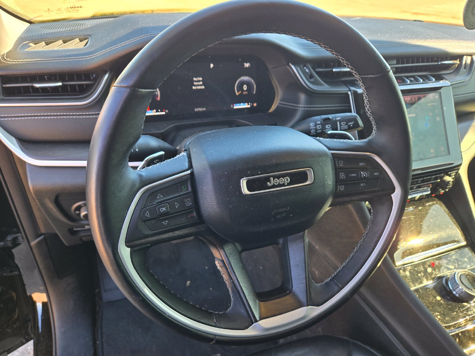 Used 2022 Jeep Grand Cherokee L Limited w/ Black Appearance Package RWD image 8