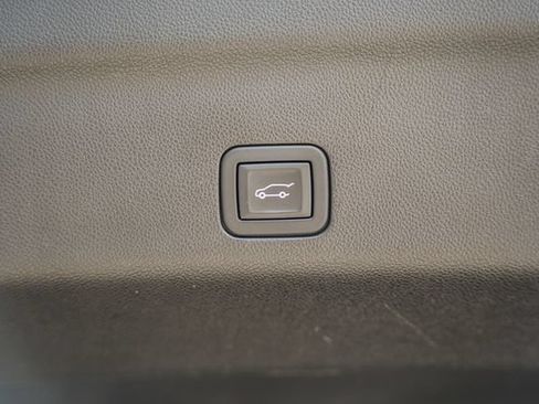 Used 2024 Chevrolet Tahoe Z71 w/ Luxury Package AWD/4WD image 14