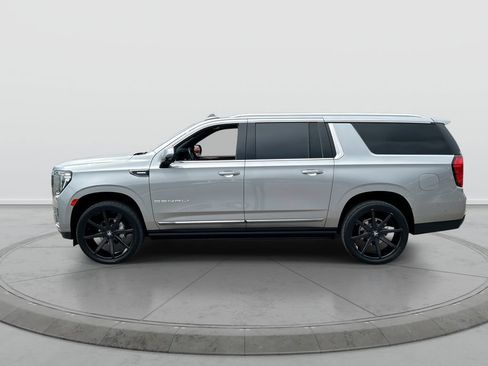 Used 2024 GMC Yukon XL Denali Ultimate AWD/4WD image 5