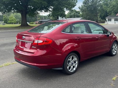 Used 2013 Ford Fiesta Titanium FWD image 8