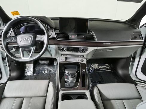 Used 2023 Audi Q5 2.0T Premium Plus w/ Premium Plus Package AWD/4WD image 22