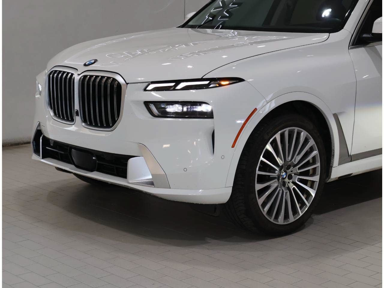 Certified 2023 BMW X7 xDrive40i w/ Premium Package AWD/4WD image 2