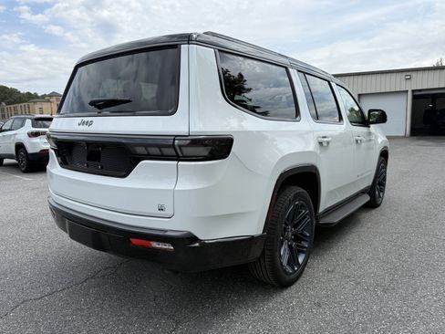 New 2026 Jeep Grand Wagoneer 4WD image 8