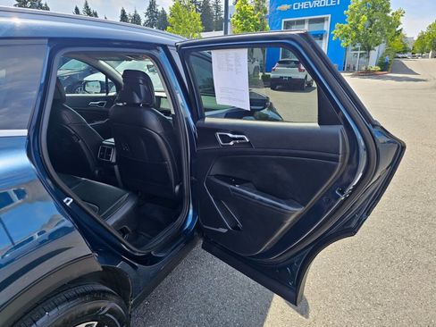 Used 2023 Kia Sportage EX AWD/4WD image 25