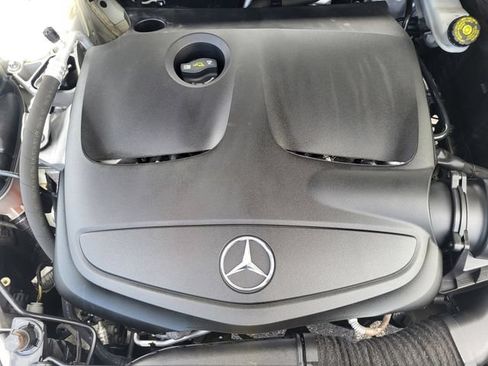 Used 2017 Mercedes-Benz GLA 250 image 24